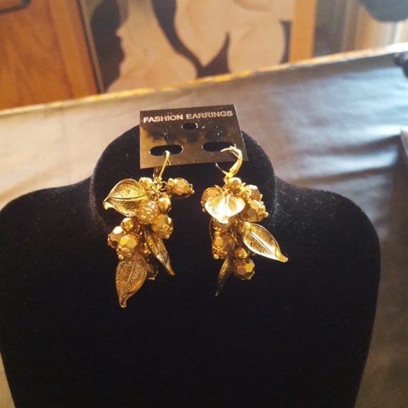 Joan Rivers Dangle Leaf Earrings - Picture 5 of 8